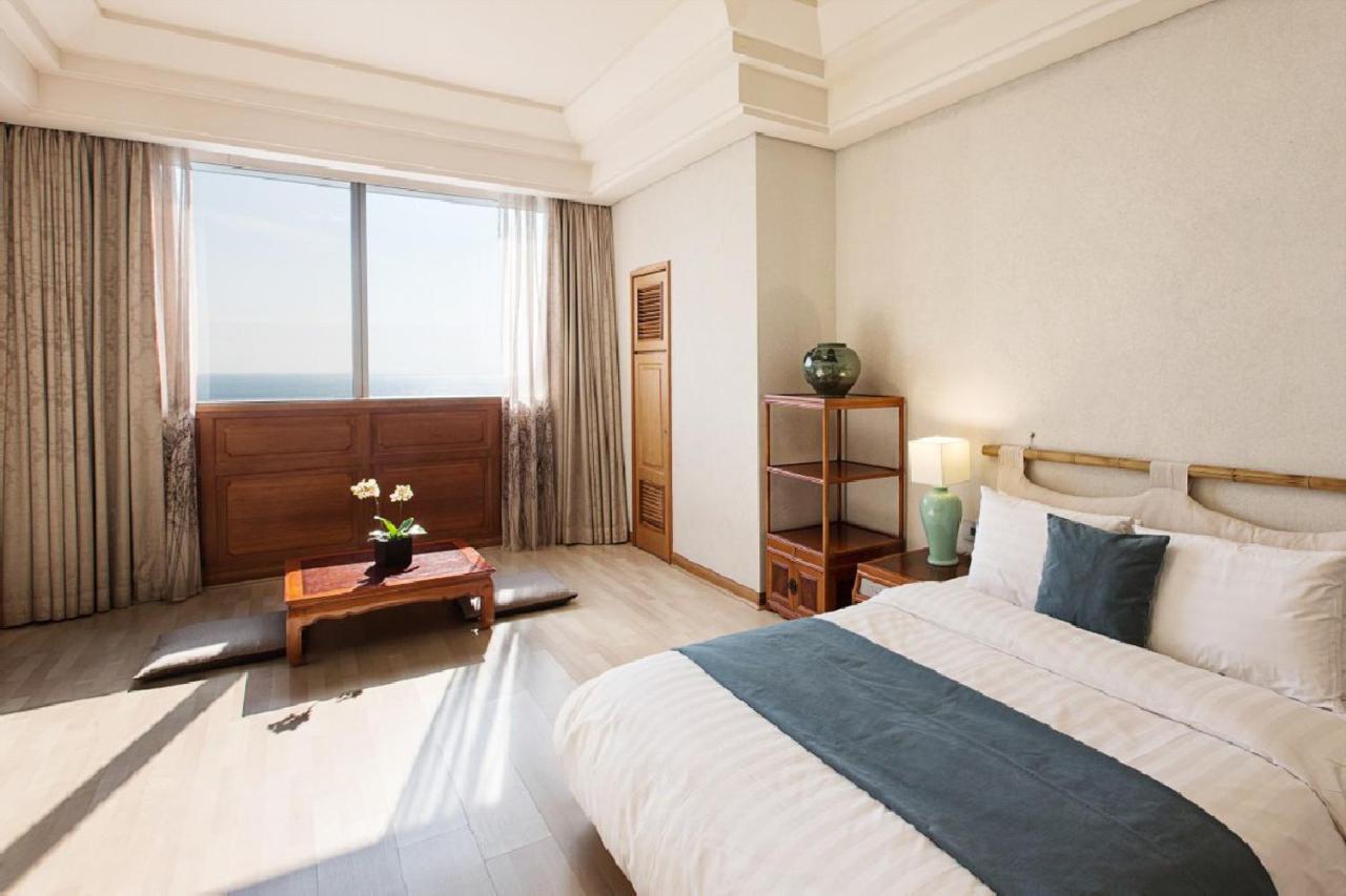 Haeundae Grand Hotel Ciudad Metropolitana de Ciudad Metropolitana de Busan Exterior foto A bedroom at the hotel