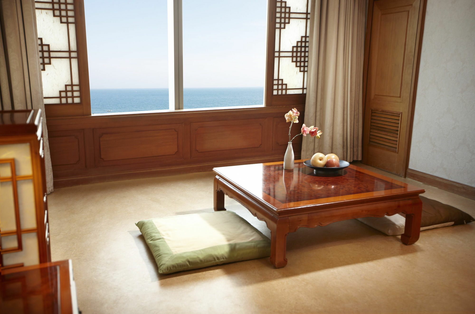 Haeundae Grand Hotel Ciudad Metropolitana de Ciudad Metropolitana de Busan Exterior foto A traditional Korean room