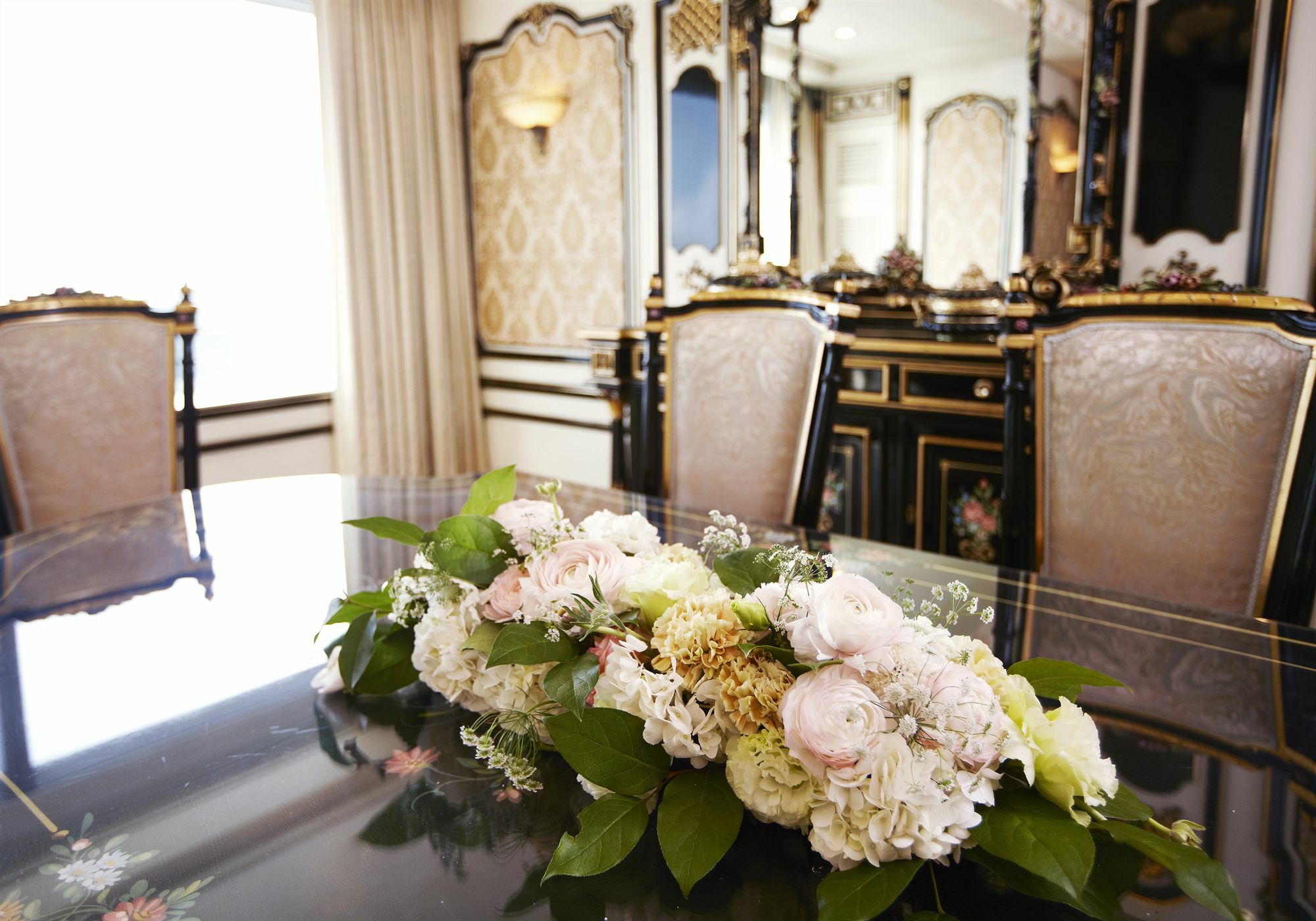 Haeundae Grand Hotel Ciudad Metropolitana de Ciudad Metropolitana de Busan Exterior foto A table centerpiece