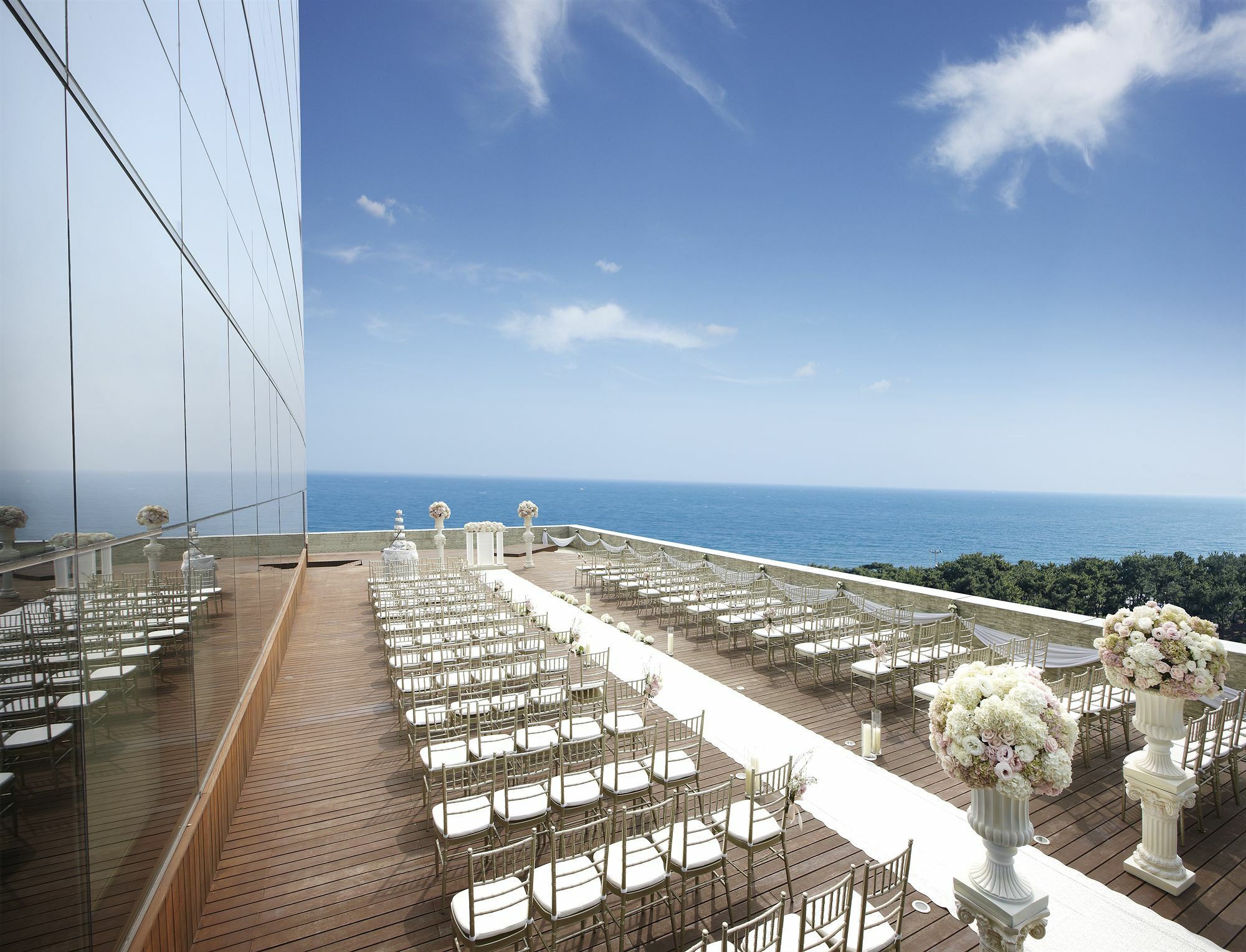 Haeundae Grand Hotel Ciudad Metropolitana de Ciudad Metropolitana de Busan Exterior foto The Sky Chapel