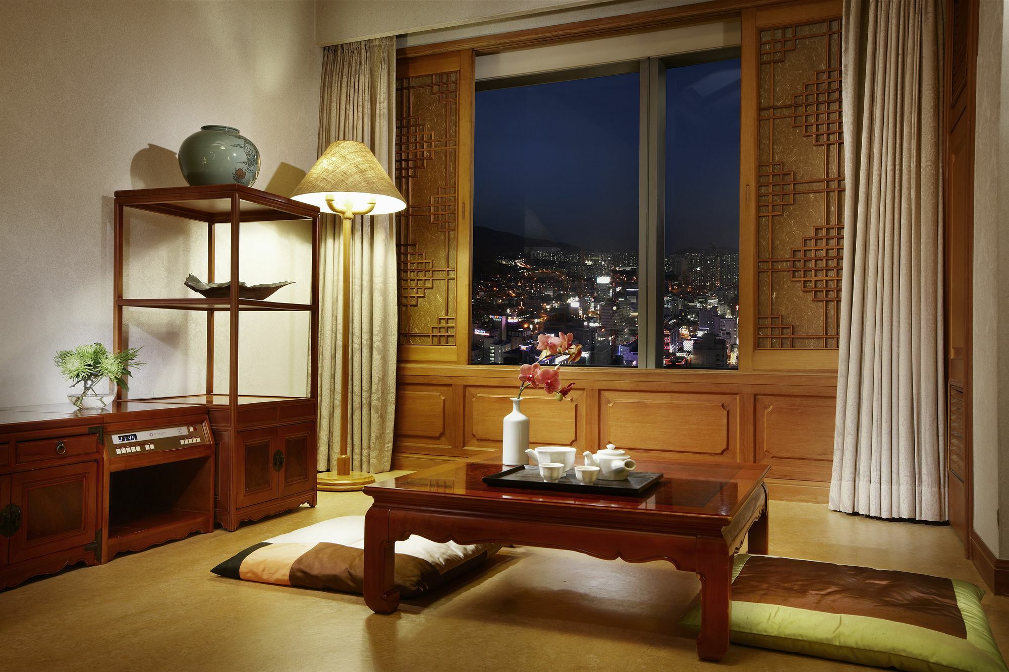 Haeundae Grand Hotel Ciudad Metropolitana de Ciudad Metropolitana de Busan Exterior foto A traditional Korean room