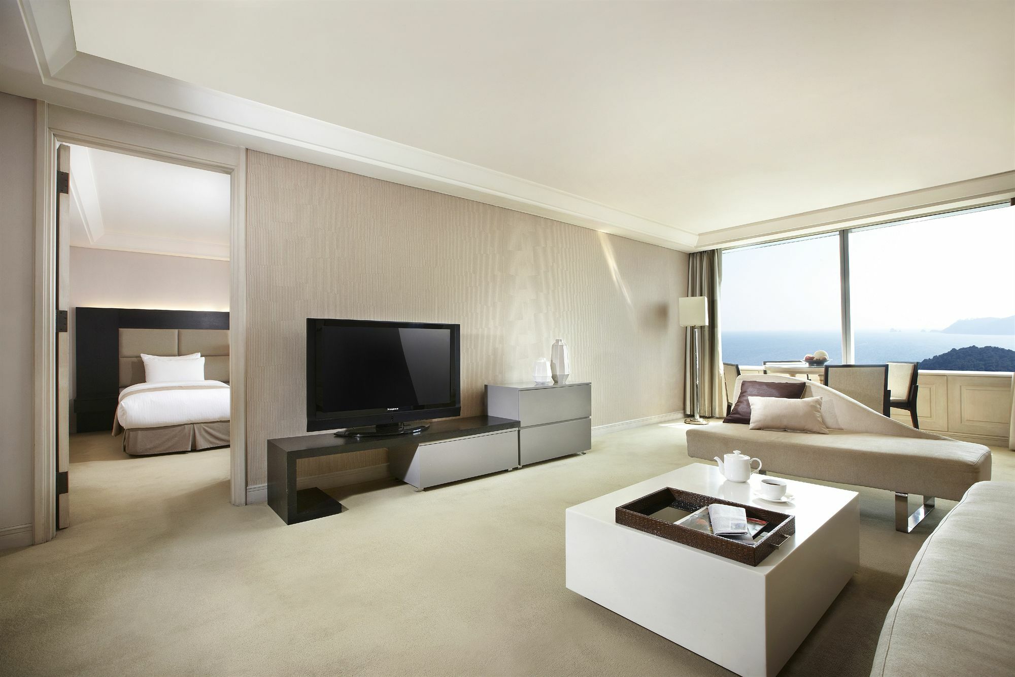Haeundae Grand Hotel Ciudad Metropolitana de Ciudad Metropolitana de Busan Exterior foto A suite at The Landmark