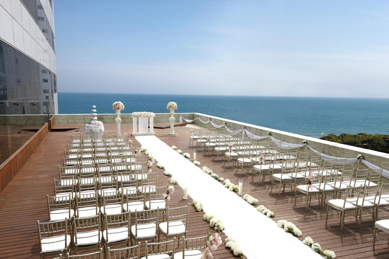 Haeundae Grand Hotel Ciudad Metropolitana de Ciudad Metropolitana de Busan Exterior foto The rooftop of the hotel
