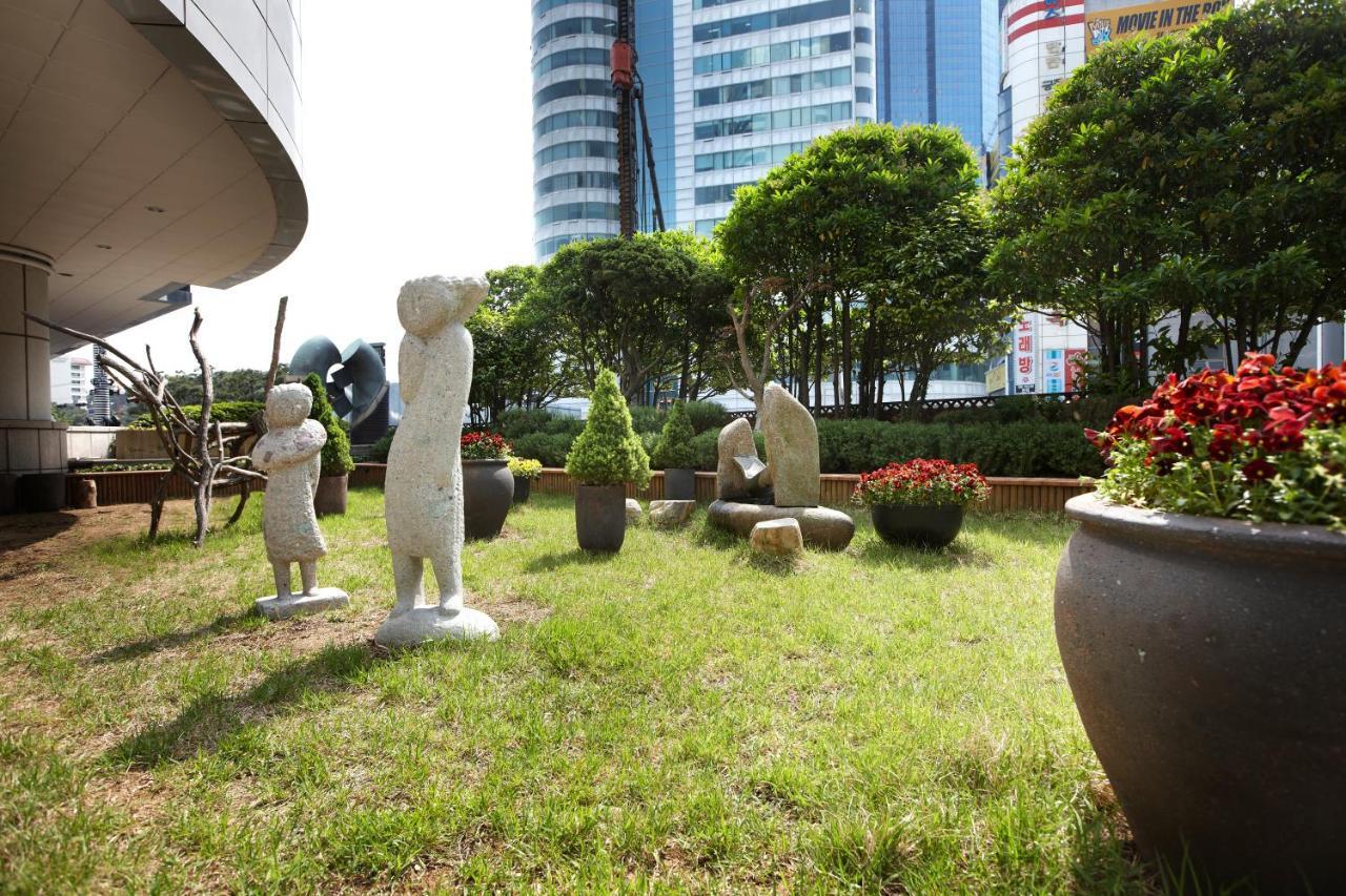 Haeundae Grand Hotel Ciudad Metropolitana de Ciudad Metropolitana de Busan Exterior foto Sculpture garden