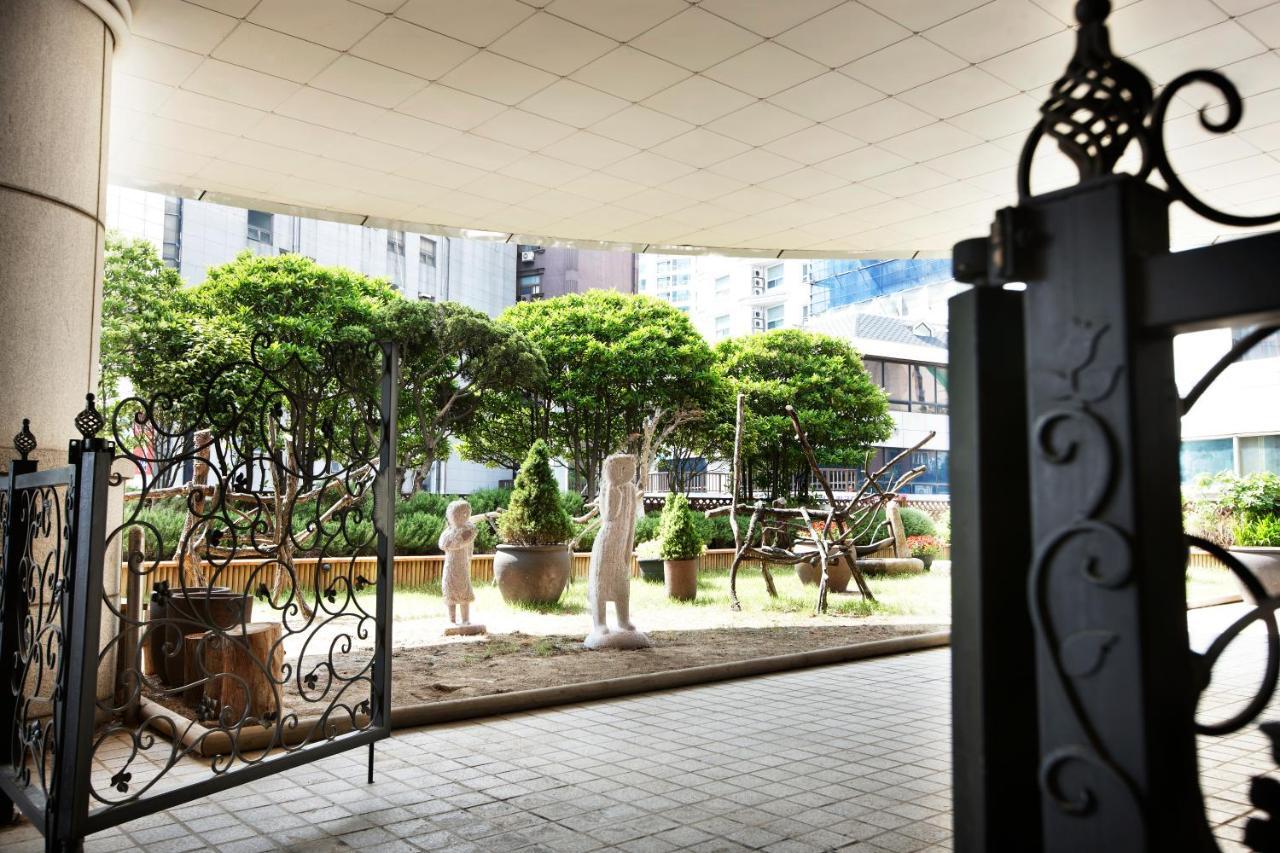 Haeundae Grand Hotel Ciudad Metropolitana de Ciudad Metropolitana de Busan Exterior foto The entrance of the garden